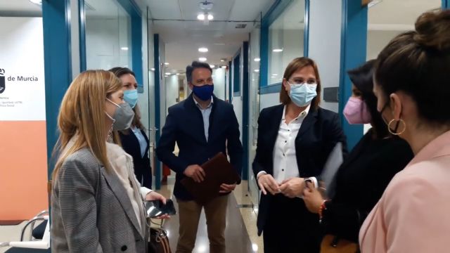 El gobierno regional del PP aprueba una partida de 3,5 millones de euros destinada al servicio de ayuda a domicilio para personas dependientes en Lorca - 1, Foto 1