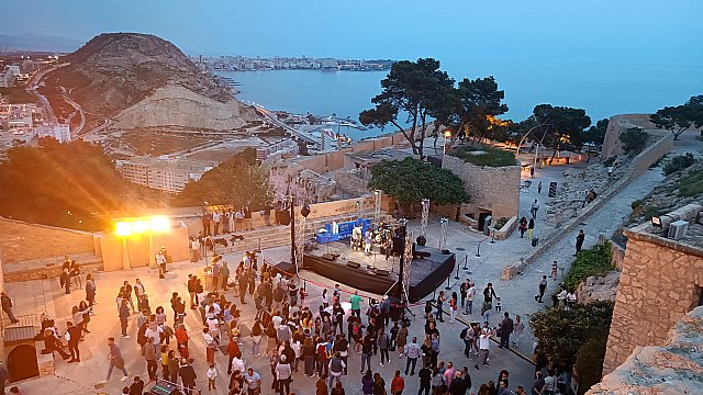 El Castillo Santa Bárbara acoge el evento solidario alicantino más completo - 1, Foto 1