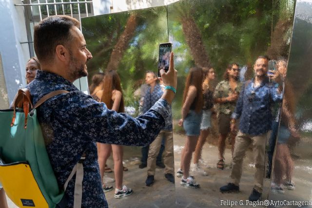 El festival Mucho Más Mayo cuenta con un total de 12 instalaciones artísticas repartidas por la ciudad - 1, Foto 1