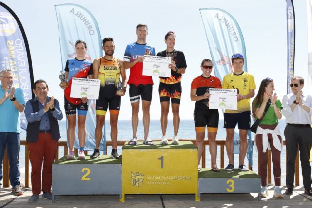 Jesús Montoya y Verónica Gutiérrez, ganadores del XI Triatlón Playas de Orihuela - 1, Foto 1