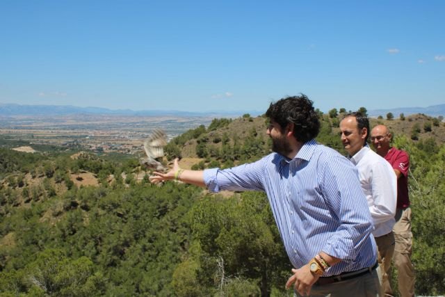 López Miras anuncia un incremento del número  de agentes medioambientales para cubrir el entorno del Mar Menor - 1, Foto 1