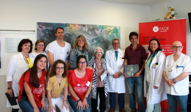 Un cuadro colectivo creado por enfermos de cáncer, familiares, voluntarios y personal del Hospital Santa Lucía como expresión de la lucha contra la enfermedad - 1, Foto 1