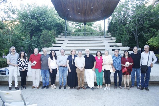 Desde la ´Concha de la Música´, la poesía llenó la Feria del Libro de Puertollano y su ´Paseo de San Gregorio - 4, Foto 4