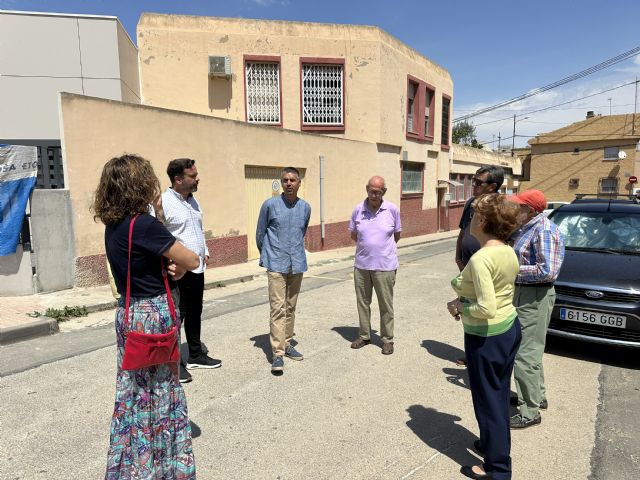 MC propone la reordenación del tráfico y mejoras en la accesibilidad de la zona aledaña al centro de salud de Barrio Peral - 1, Foto 1