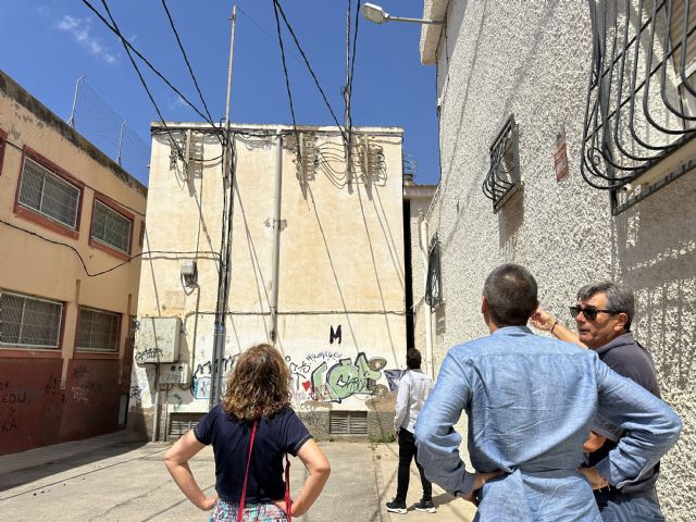 MC propone la reordenación del tráfico y mejoras en la accesibilidad de la zona aledaña al centro de salud de Barrio Peral - 3, Foto 3