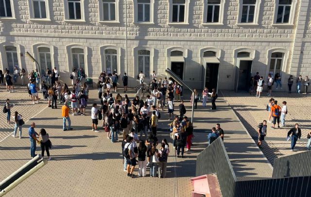 El Ayuntamiento pone en marcha un dispositivo especial de limpieza y emergencias durante los exámenes de la EBAU en Lorca - 1, Foto 1