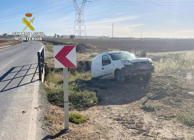 La Guardia Civil sorprende a dos jóvenes a bordo de un vehículo robado - 2, Foto 2