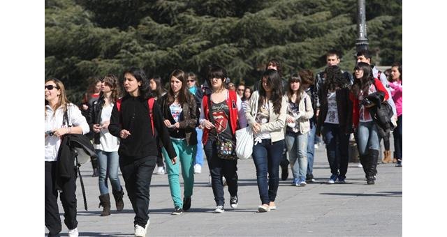 El consumo habitual de alcohol entre los jóvenes cae un 60% en las dos últimas décadas El consumo habitual de alcohol entre los jóvenes cae un 60% en las dos últimas décadas
