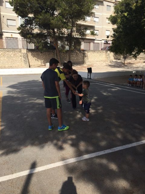 Alberto y Sergio Fernández García sorprenden con su visita a los niños y niñas de la Escuela de Verano de Moratalla. - 4, Foto 4