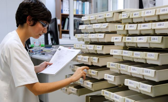 La industria farmacéutica ya vende más en hospitales que en atención primaria - 1, Foto 1