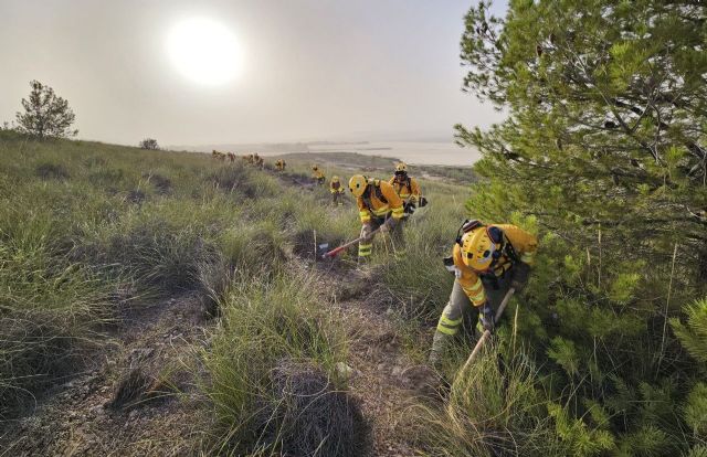 Activan la brigada de refuerzo de bomberos forestales con base en Cieza - 1, Foto 1