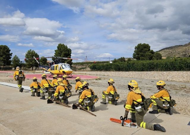 Activan la brigada de refuerzo de bomberos forestales con base en Cieza - 2, Foto 2