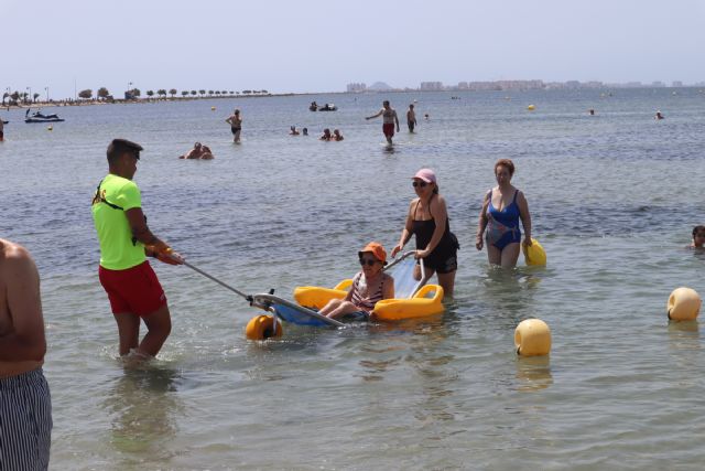 San Pedro del Pinatar apuesta por la accesibilidad con tres puntos de baño adaptado en sus playas - 1, Foto 1