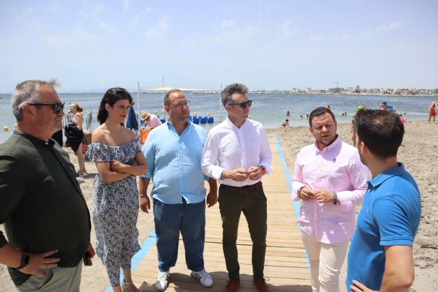 San Pedro del Pinatar apuesta por la accesibilidad con tres puntos de baño adaptado en sus playas - 2, Foto 2