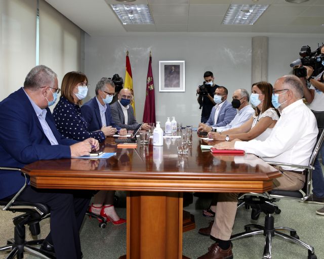 Respuesta coordinada para avanzar en el control de la quinta ola del coronavirus en las residencias de la Región - 1, Foto 1