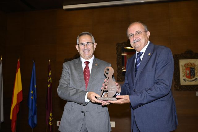 Tomás Martínez Pagán recibe emocionado un 'Pencho Cros' especial - 1, Foto 1