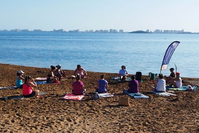 Ponte en forma en agosto practicando gratis aquagym, pilates, yoga, aeróbic o gimnasia en 14 playas de Cartagena - 1, Foto 1