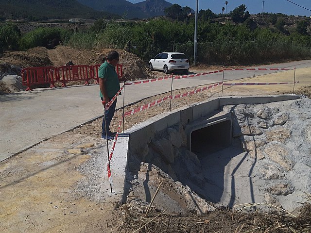 El puente de la carretera de La Presa reabre al tráfico este lunes después de las obras acometidas por la CHS - 1, Foto 1