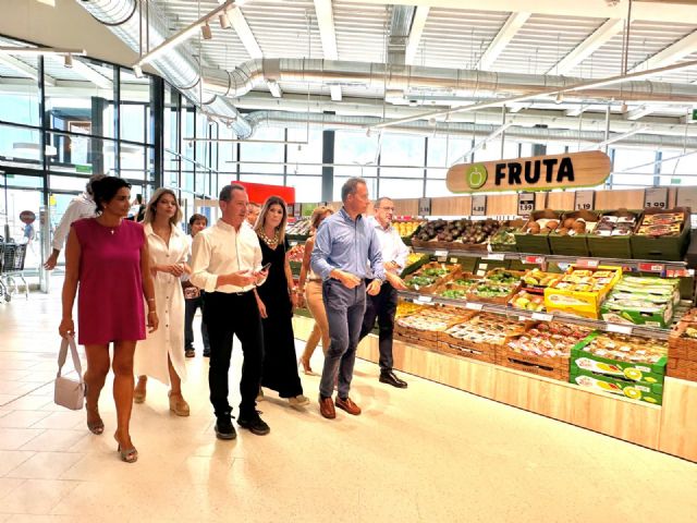 El alcalde inaugura el segundo establecimiento de la cadena internacional Lidl en Lorca - 3, Foto 3