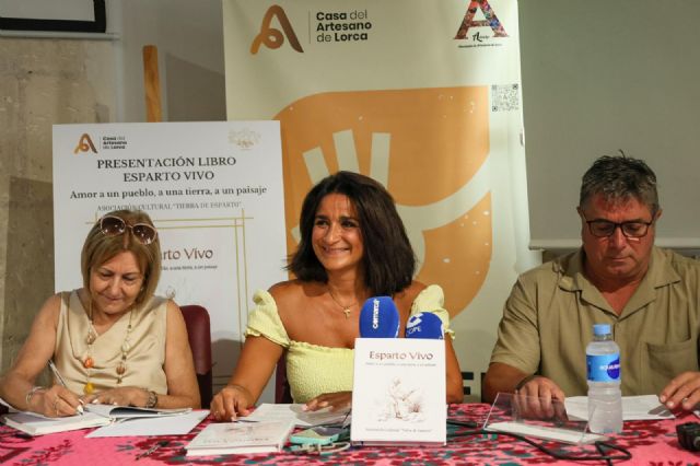 La Casa del Artesano de Lorca, sede de la presentación del libro Esparto vivo, un recorrido por la historia de este ancestral oficio - 3, Foto 3