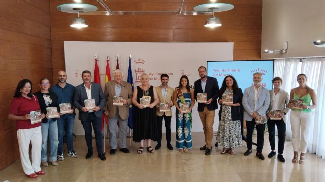 La Peña de 'La Crilla' presenta el nuevo recetario sobre platos tradicionales murcianos recopilados por Natividad Aznar - 1, Foto 1