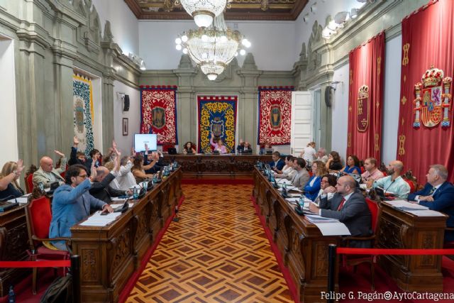 El Pleno de Cartagena rechaza la granja acuícola frente a La Azohía y apoya la creación de aulas abiertas para niños con discapacidad en el municipio - 1, Foto 1