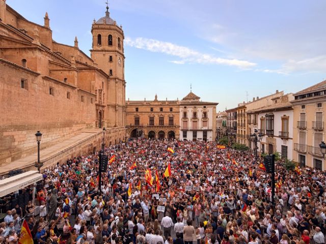 La Junta de Gobierno Local aprueba este viernes una moción de apoyo y solidaridad por parte del Ayuntamiento de Lorca a Ceuta y sus ciudadanos La Junta de Gobierno Local aprueba este viernes una moción de apoyo y solidaridad por parte del Ayuntamiento de Lorca a Ceuta y sus ciudadanos