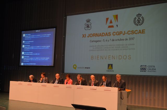 Miembros de la judicatura y arquitectos debaten sobre urbanismo, ordenación territorial y medio ambiente - 4, Foto 4