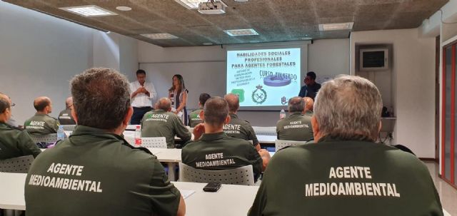 Los agentes medioambientales de la Comunidad se forman en técnicas de comunicación verbal para minimizar conflictos y agresiones externas - 2, Foto 2