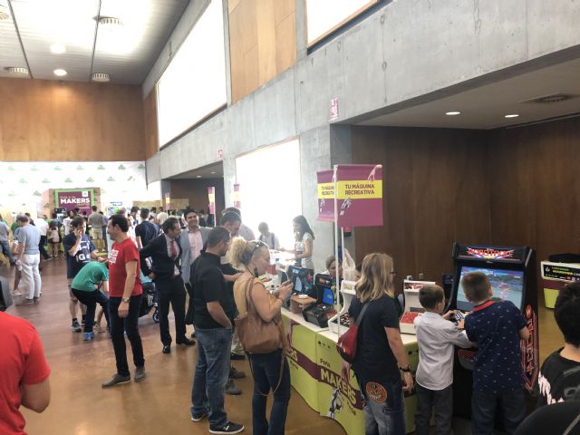 Un centenar de autodidactas muestran sus prototipos tecnológicos 4.0 en la Feria Maker - 2, Foto 2