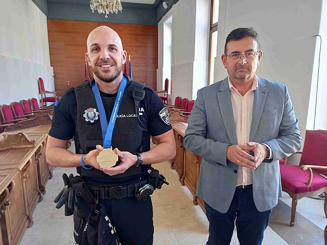 El policía Enrique Ros, medalla de oro en el campeonato europeo de CrossFit - 1, Foto 1