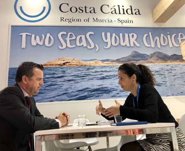 Turismo cierra durante la 'World Travel Market' de Londres una operación que generará hasta 27.000 pernoctaciones en la Costa Cálida - 1, Foto 1