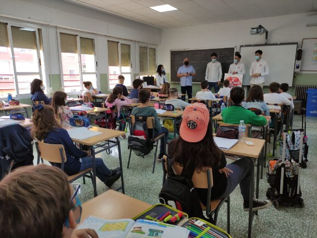 El Jimbee Cartagena continúa difundiendo el Programa de Acercamiento al Deporte de Élite por los colegios del municipio - 1, Foto 1