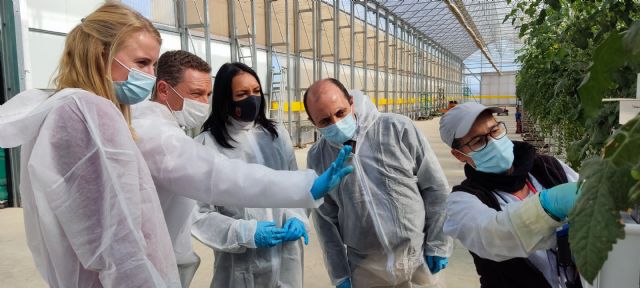 Valle Miguélez, consejera de Empresa y Empleo de la Región de Murcia, visita las instalaciones de Looije - 2, Foto 2