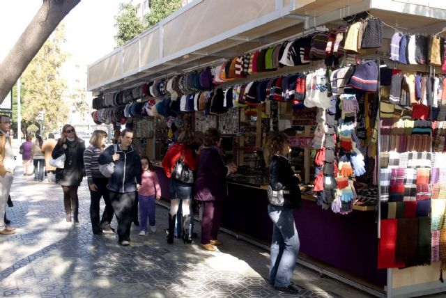 El mercadillo de artesanía y bisutería de Navidad vuelve a La Alameda - 1, Foto 1