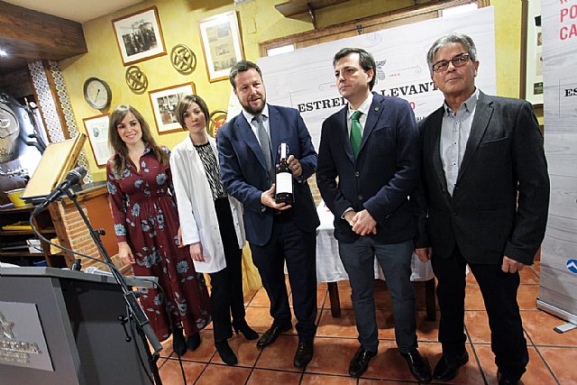 Estrella de Levante servirá su edición limitada de ‘Cerveza de Navidad’ en el Mercadillo navideño de Murcia con fines benéficos - 2, Foto 2