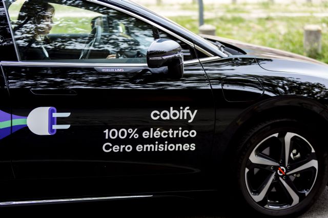 Cabify prevé un crecimiento del 16% de la movilidad en el aeropuerto de Murcia y en la estación de El Carmen en Navidad respecto a 2021 - 1, Foto 1