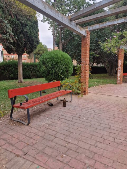 Pedro Contreras: La situación de los parques y jardines de todo el municipio es de total dejadez y abandono - 3, Foto 3