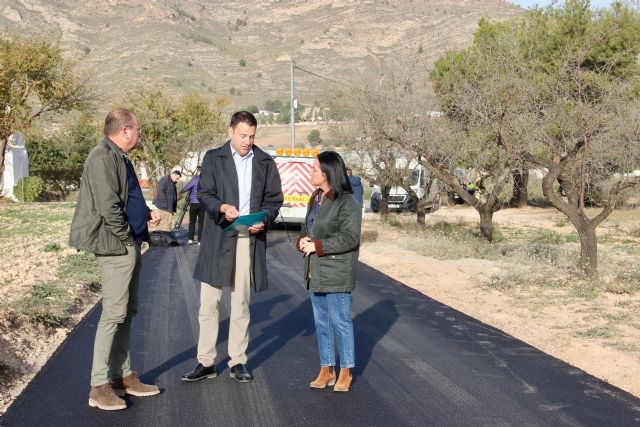 La Comunidad invierte 46.000 euros en renovar cerca de un kilómetro del camino rural ´Casa Faldeta´ en Yecla - 1, Foto 1