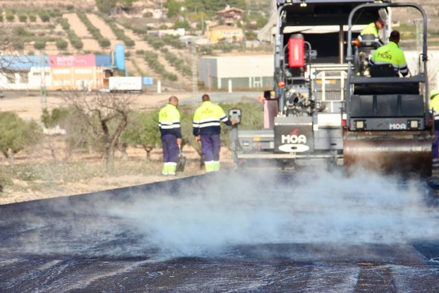 La Comunidad invierte 46.000 euros en renovar cerca de un kilómetro del camino rural ´Casa Faldeta´ en Yecla - 2, Foto 2