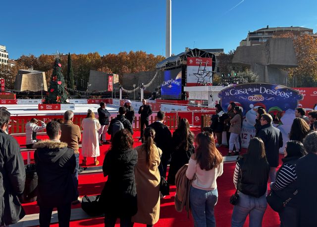 ElPozo Alimentacin celebra la Navidad patinando con el bicampen mundial Javier Fernndez, Foto 1