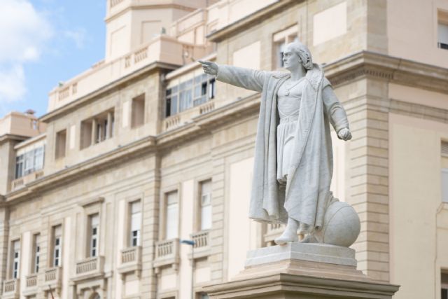 La estatua de Cristóbal Colón vuelve a divisar el puerto de Cartagena - 1, Foto 1