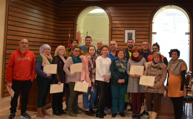 La alcaldesa entrega 30.000 euros a 18 asociaciones y colectivos de Campos del Río - 1, Foto 1