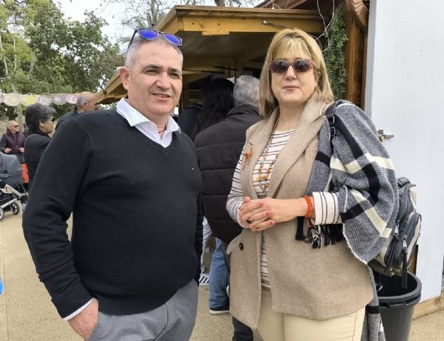 Perín congregó a más de mil personas y repartió setecientos regalos y treinta kilos de dulces en su Cabalgata Campera - 1, Foto 1