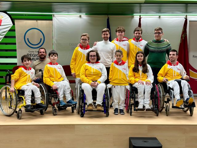 Despedida a la seleccin regional de baloncesto en silla de ruedas sub-18, que compite en el Campeonato de Espaa, Foto 1