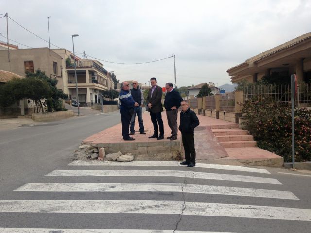 El PSOE reclama una mejor y más segura regulación del tráfico en la calle Mayor de El Esparragal para evitar nuevos percances - 2, Foto 2