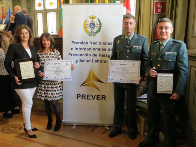 La Comunidad y la Guardia Civil reciben el premio Prever a las buenas prácticas en prevención de riesgos laborales - 1, Foto 1