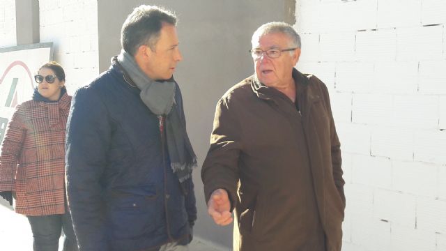 Los residentes en el barrio de San Fernando que regresan a sus viviendas estarán exentos de pagar las acometidas de agua y saneamiento, así como los contadores de electricidad - 1, Foto 1