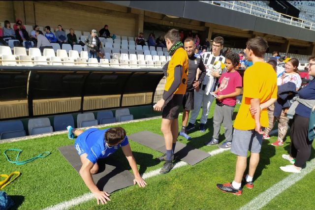 Jornada de fútbol en el Estadio Municipal Cartagonova para APICES y C.E.E Primitiva López con el F.C.Cartagena - 1, Foto 1