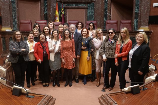 La Asamblea rinde homenaje al talento de la mujer - 1, Foto 1